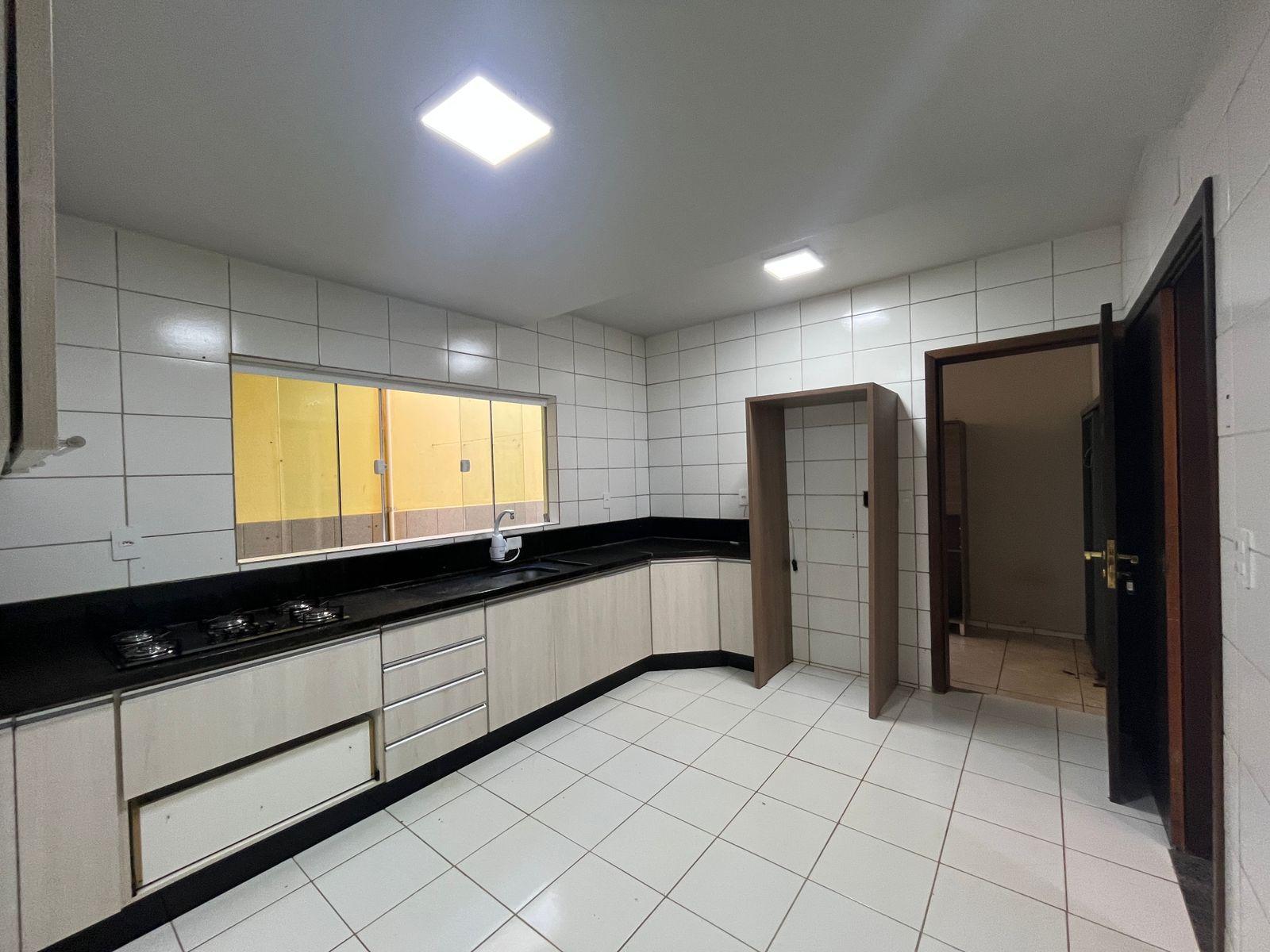 Sobrado semi mobiliado para alugar por R$4.500,00 - Tropical -  Cascavel PR